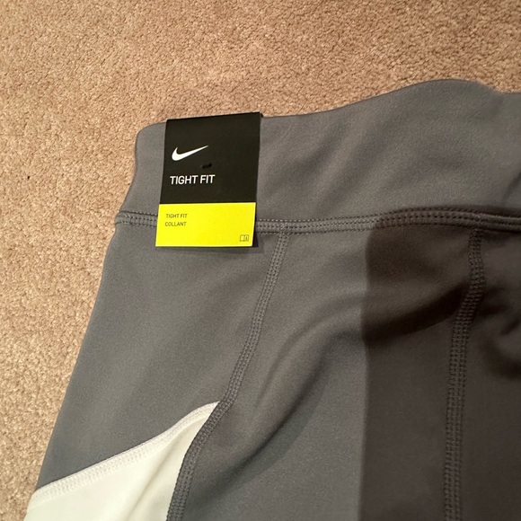 Nike Girls tights - Picture 3 of 3